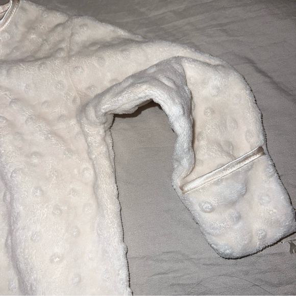 my blankee ivory money dot Lap Shoulder Day Baby Gown size 0/3m - Picture 2 of 7